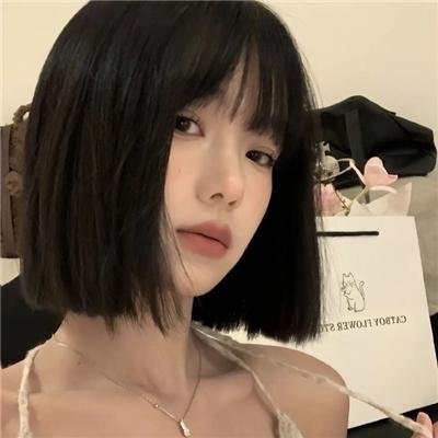 深深腥红